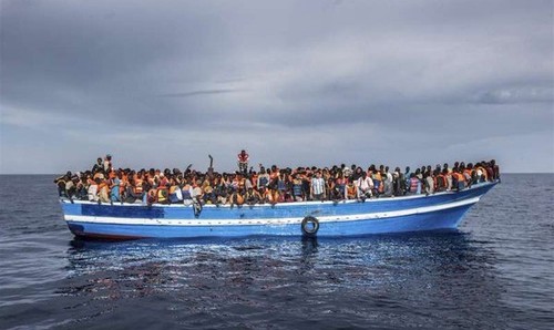 More than 800 migrants rescued off Sicily - ảnh 1